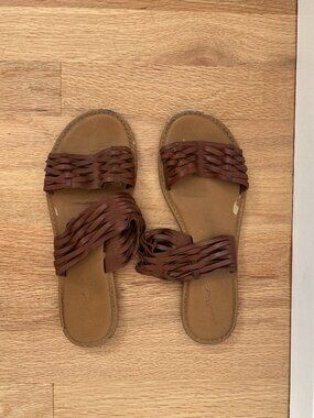 Universal Thread Sandals Women's 7